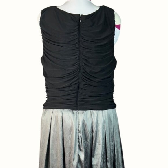 Ignite Evening Black Pewter Black Ruched Waist V-Neck Formal Dress Plus Size 20W - Picture 6 of 10